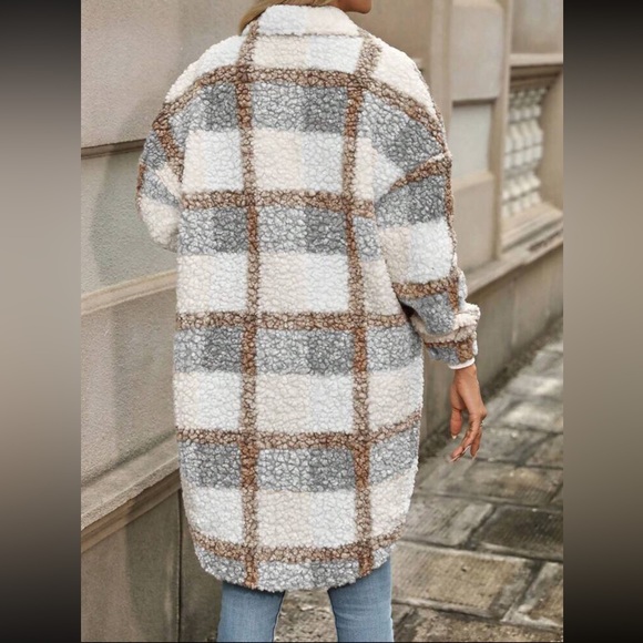 Teddy sherpa jacket shacket long button plaid gray cream NWT - Picture 3 of 3